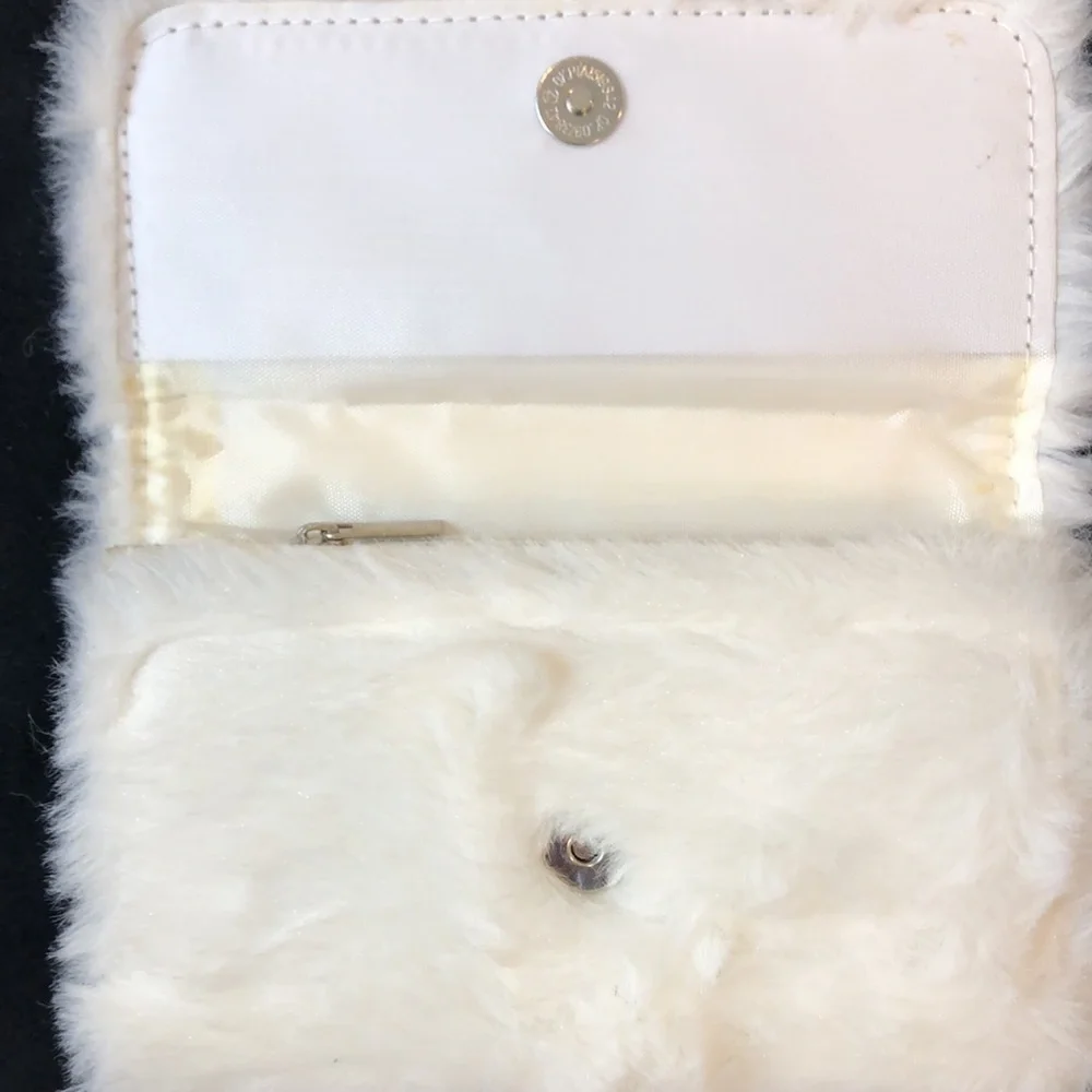 Claire’s Winter Holiday Bow Faux Fur Wallet‎